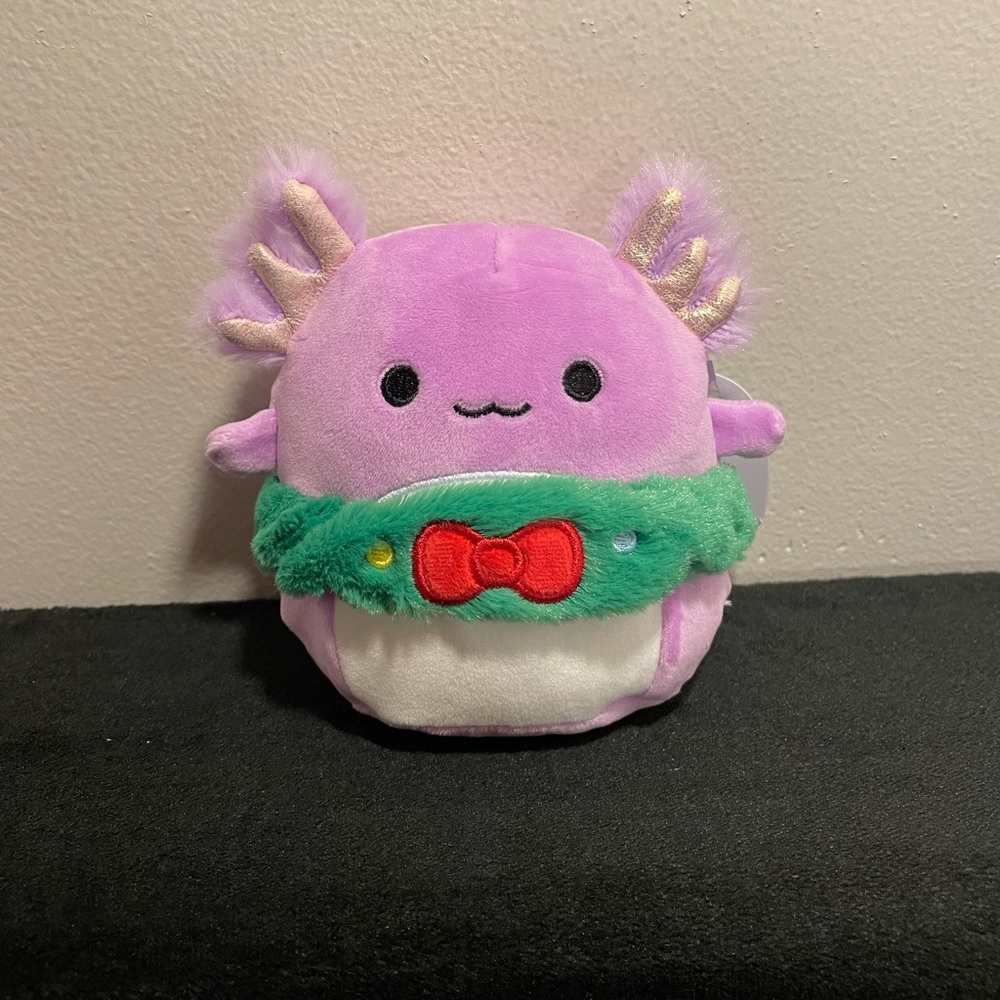 BNWT Squishmallows Svenja the Purple Axolotl with Wreath 4.5in